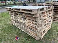 20 x large 8 x 4 pallets with ply top ideal for livestock barrier, lambing pens, cladding, splitting sheds - 3