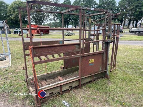 Cattle crush