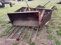 David Brown front loader c/w bucket and muck fork