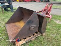 Tractor rear loader, bucket and fork - 2