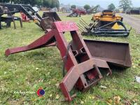 Small back end loader - 2
