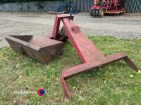 Small back end loader - 4
