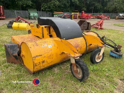 Eastern sweeper / collector to suit pallet tines