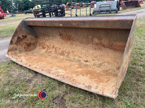 Manitou strong 7ft 6in forklift bucket