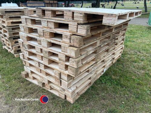 20 x large 8 x 4 pallets with ply top ideal for livestock barrier, lambing pens, cladding, splitting sheds