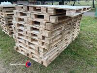 20 x large 8 x 4 pallets with ply top ideal for livestock barrier, lambing pens, cladding, splitting sheds