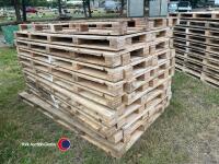 20 x large 8 x 4 pallets with ply top ideal for livestock barrier, lambing pens, cladding, splitting sheds - 2