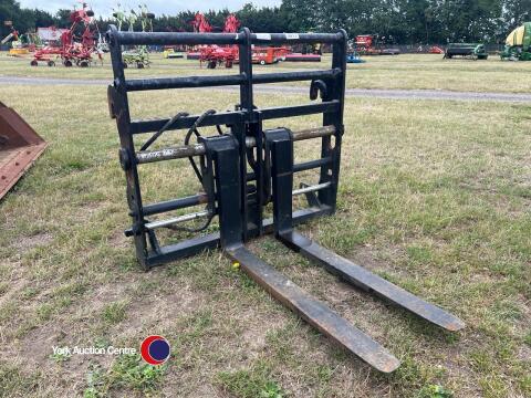 Strimech JCB Q fit hydraulic pallet tines