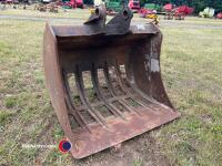 Digger riddle bucket - 2