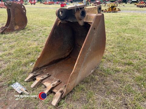 Digger bucket