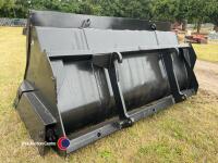 Large toe tip bucket to fit telehandler - 3