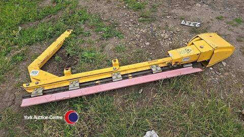 New Holland rape side knife, right hand