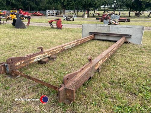 Grain pusher with JCB brackets or fork lift tine mounting