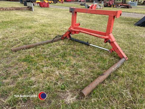 Set of bale nippers on Euro brackets