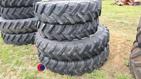 2 x 380-90-50 and 2 x 380-85-34 on JD wheels