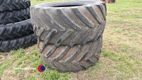 2 x 600-60-30 Michelin tyres