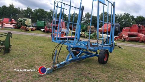 Trailed bale carrier