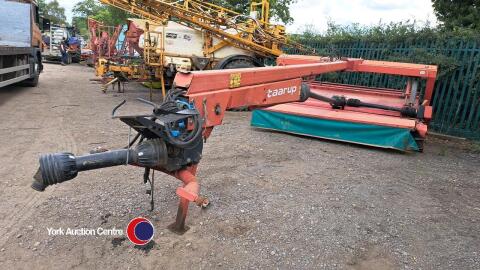 Taarup 4236 CT Superfloat grass cutter