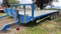 33ft tri axle bale trailer. Super single wheels. Hydraulic brakes - 2