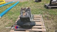 New Holland 450kg weight