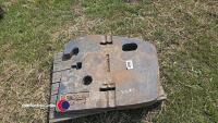 2 New Holland 110kg wafer weights - 2