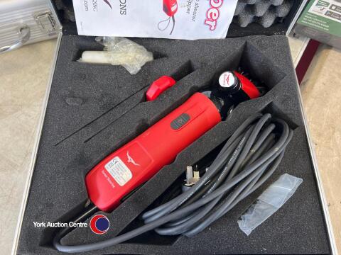 Zipper dual use sheep shearer and cattle clipper, good condition but not working