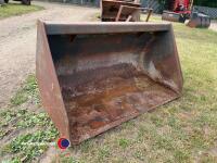 Mason 5ft bucket with Kramer brackets