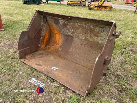 Massey loader bucket