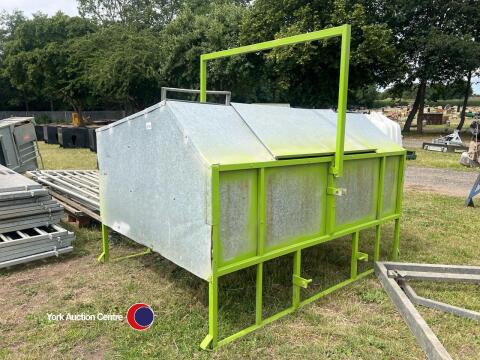 Calf creep feeder with new trough