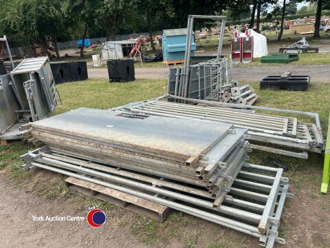 Bateman fixed sheep handling system, will hold 250 adult sheep