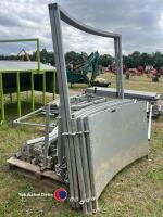 Bateman fixed sheep handling system, will hold 250 adult sheep - 7