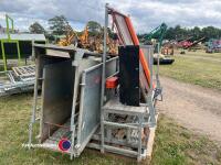 Ritchie Combi Clamp sheep system, c/w weigh platform, Tru test weigh bars, Tru test XPR 2 EID reader, Tru test XR5000 weigh head - 4