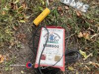 Mains electric fence unit