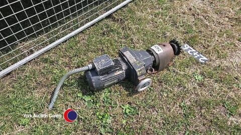 Electric motor and gearbox ex Tong grader