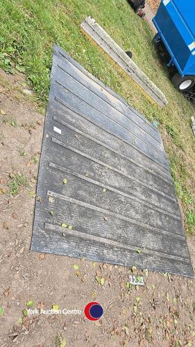 Horse box rubber mat for ramp