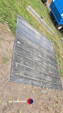 Horse box rubber mat for ramp