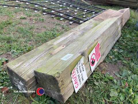 2 gate posts