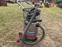 Grain store 240volt Vacuum cleaner with hoses - 2