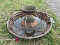 Pig feeder with all bars, water tight - 2
