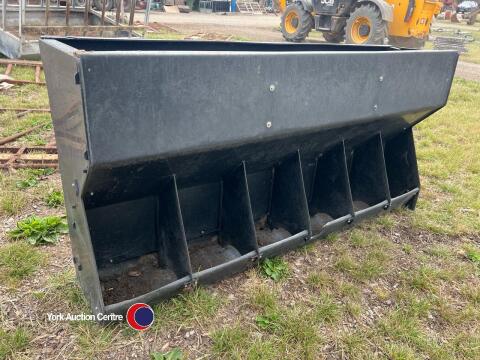 Plastic pig hopper
