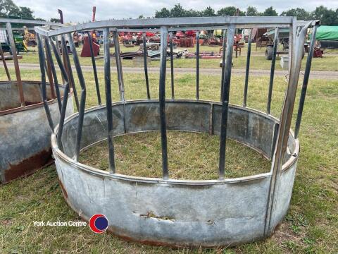Ring feeder