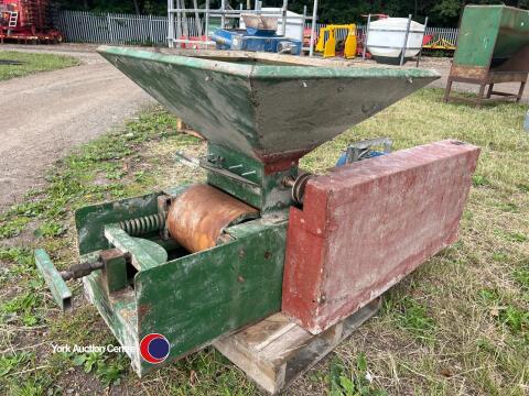 Fraser FB12 roller mill