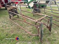 Pig farrowing crate - 2