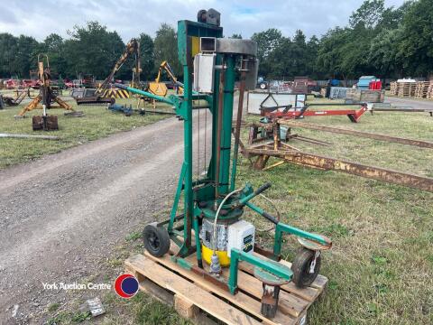 Brand 3 phase under slats slurry stirrer, depth control, angle and flow direction adjustment, portable on wheels.