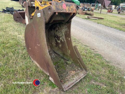 2ft trenching bucket on Ackerman quick fit pin