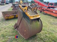 2ft trenching bucket on Ackerman quick fit pin - 3