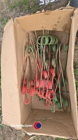Quantity of follow harrow tines