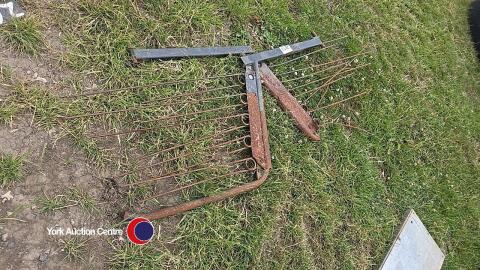 Pair of PZ300 haybob gates
