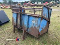 Twose tipping link box