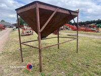 Grain hopper with chute